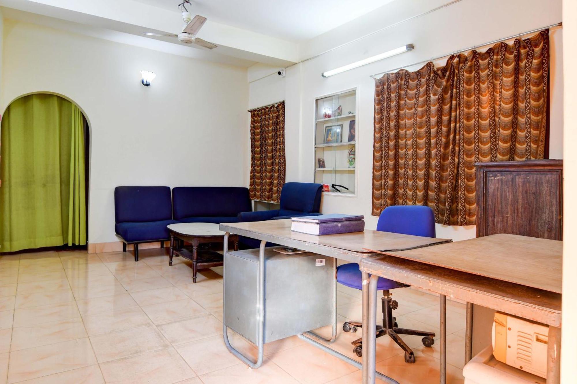 Oyo Simplex Guest House Behala Calcutta Extérieur photo