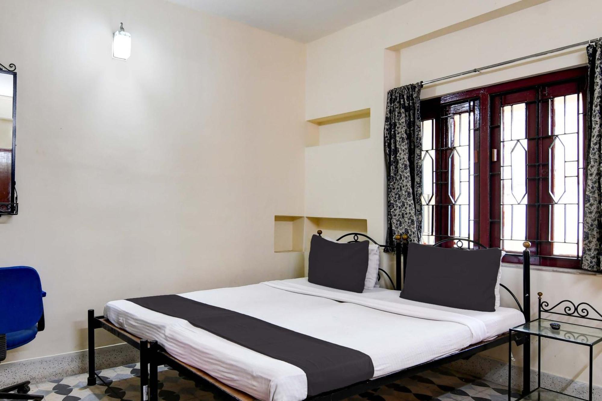 Oyo Simplex Guest House Behala Calcutta Extérieur photo
