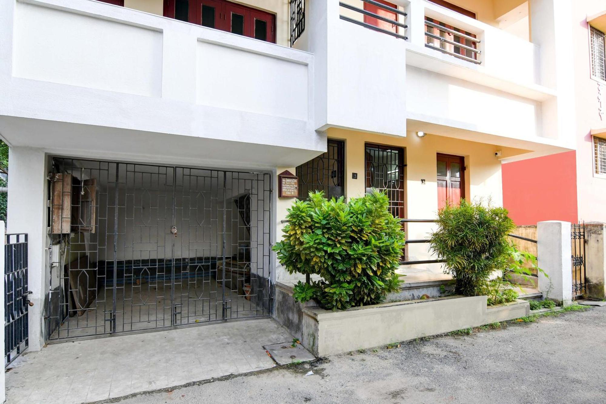 Oyo Simplex Guest House Behala Calcutta Extérieur photo