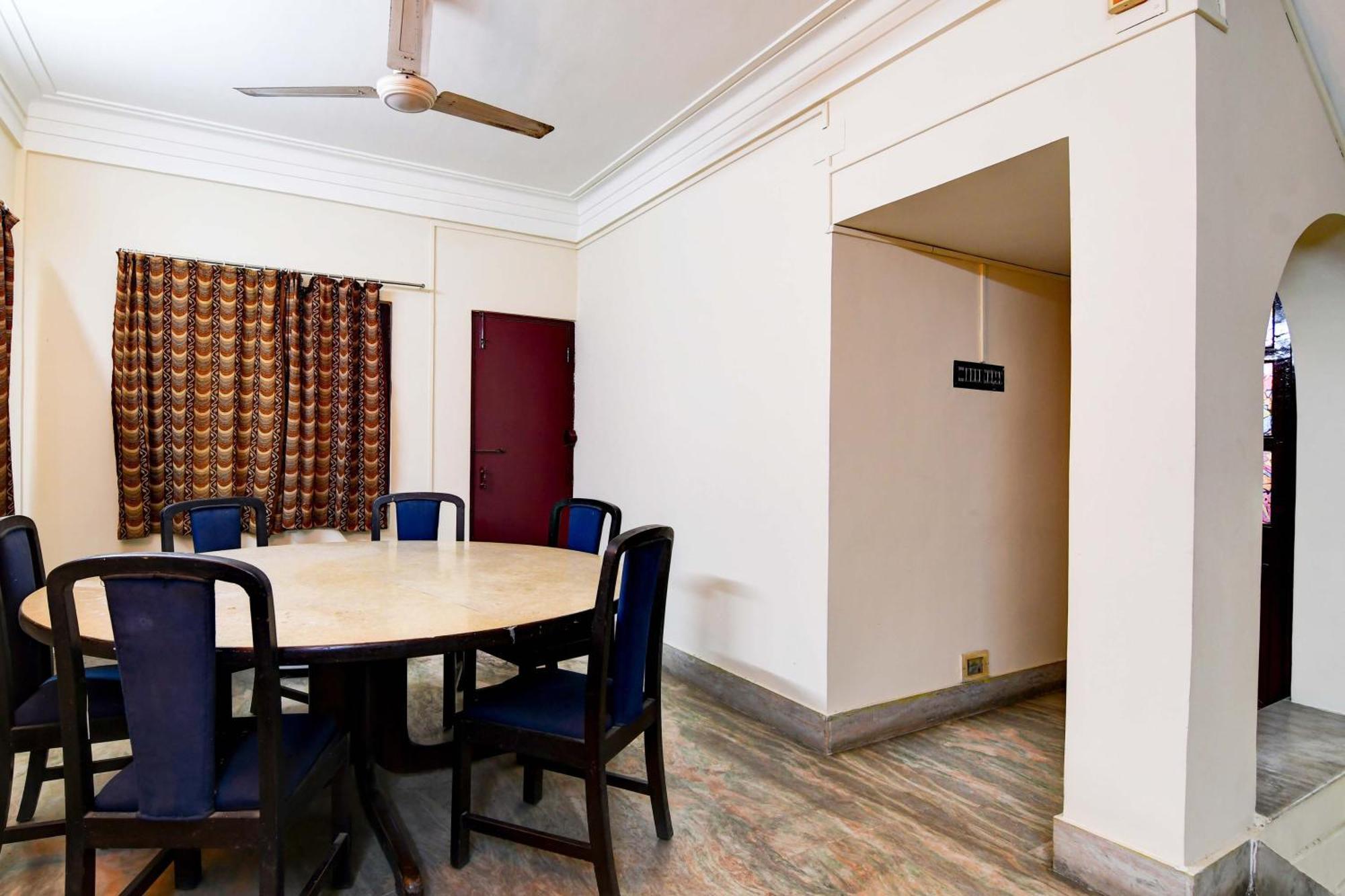 Oyo Simplex Guest House Behala Calcutta Extérieur photo