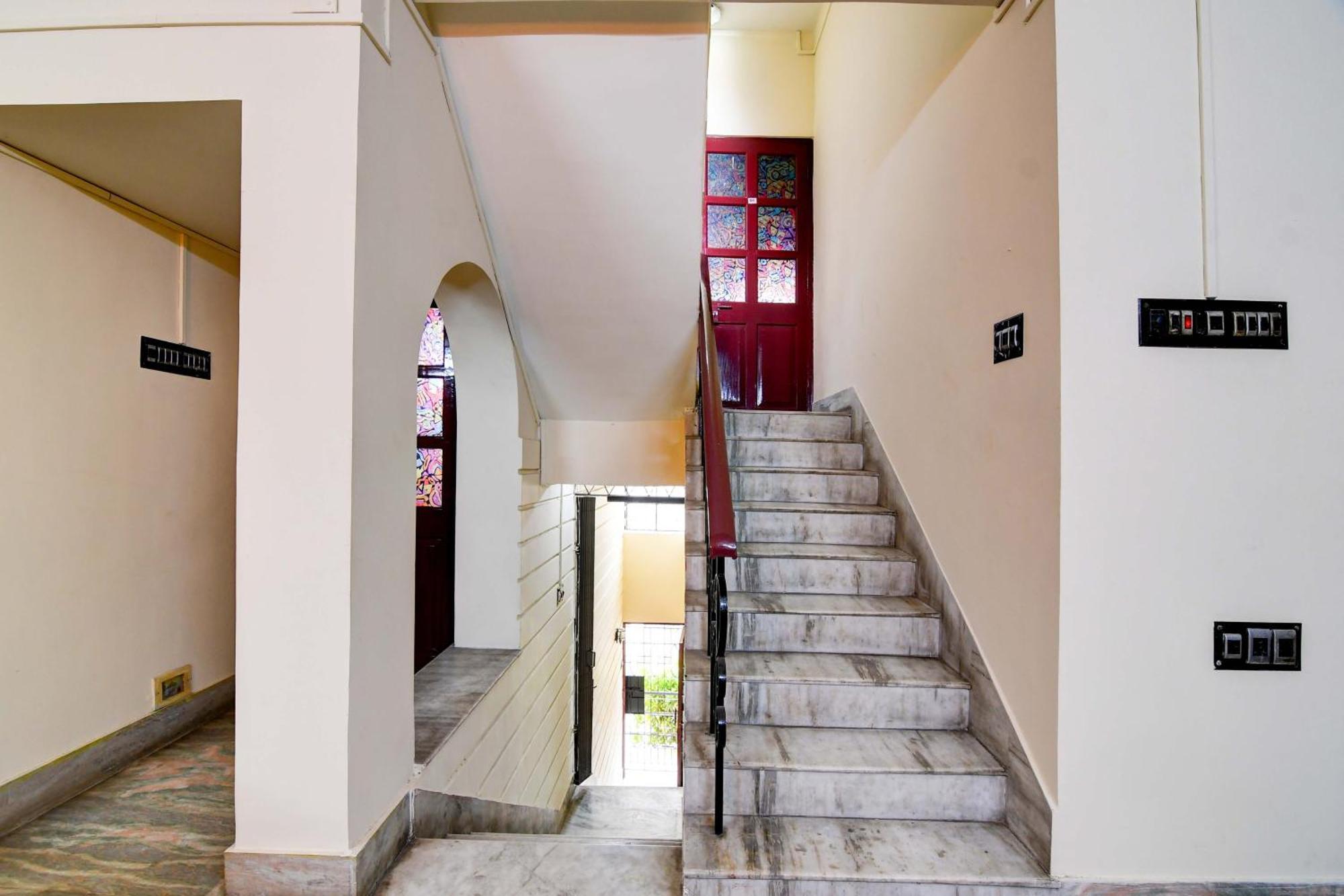 Oyo Simplex Guest House Behala Calcutta Extérieur photo