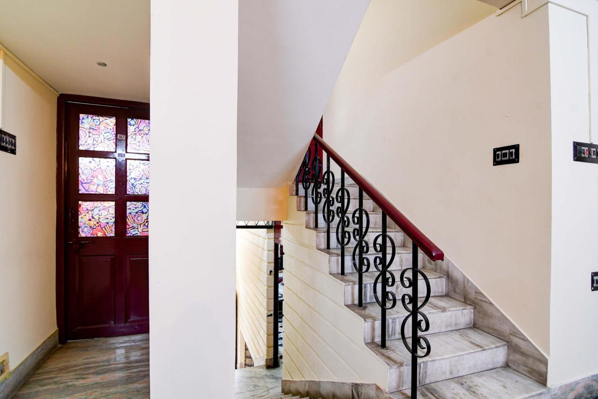 Oyo Simplex Guest House Behala Calcutta Extérieur photo