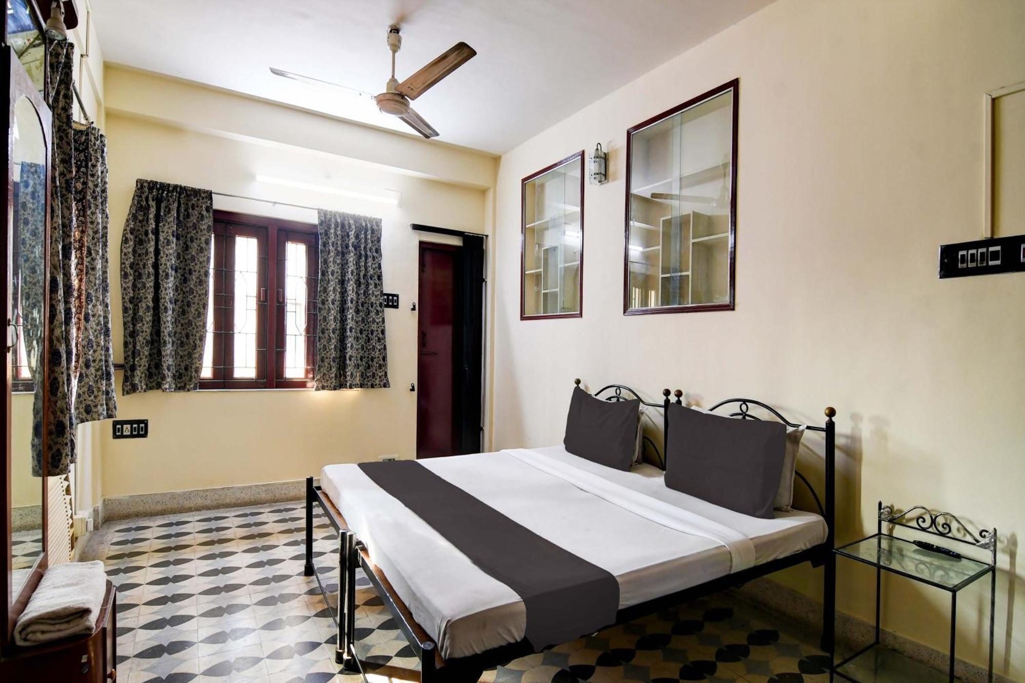 Oyo Simplex Guest House Behala Calcutta Extérieur photo