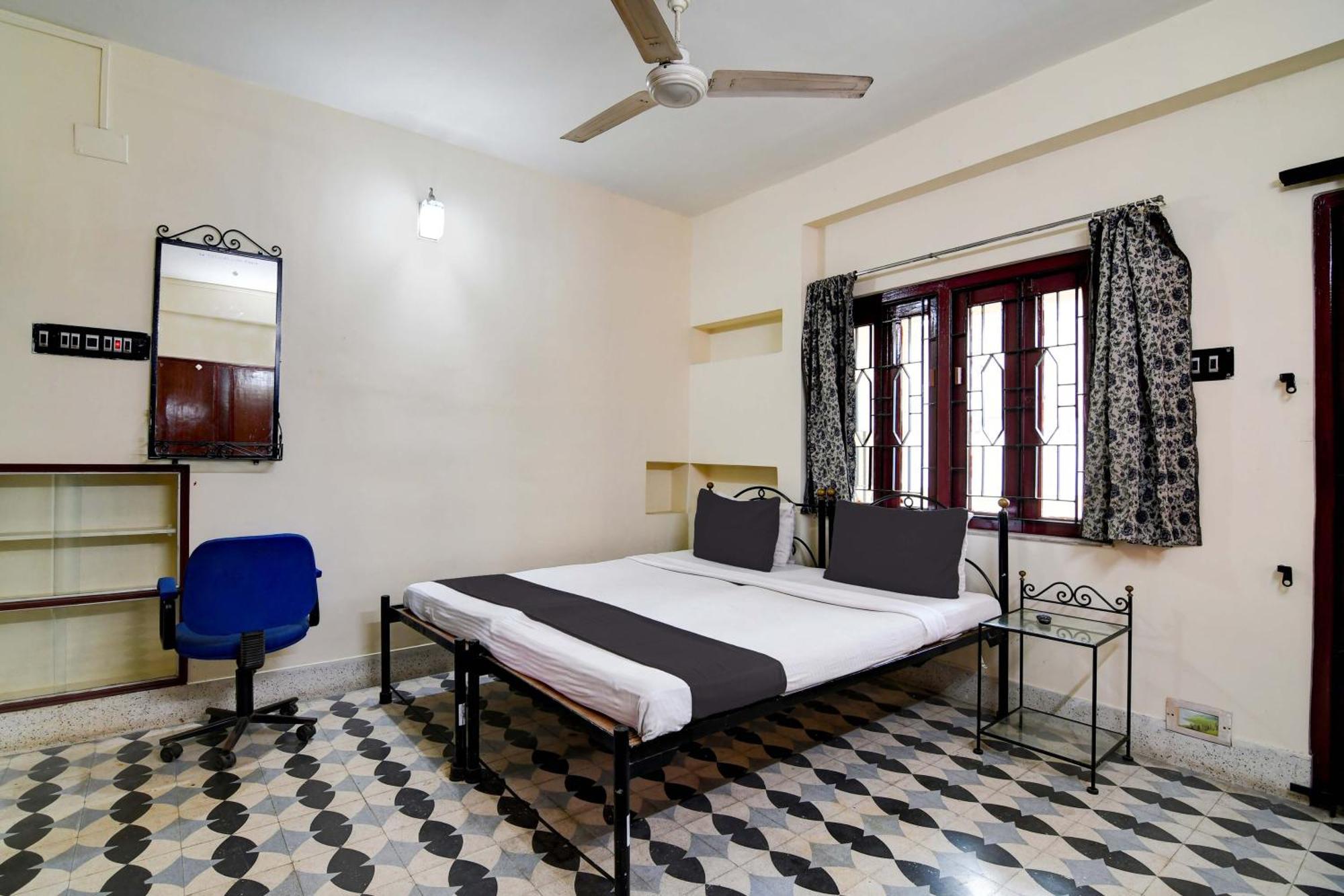 Oyo Simplex Guest House Behala Calcutta Extérieur photo