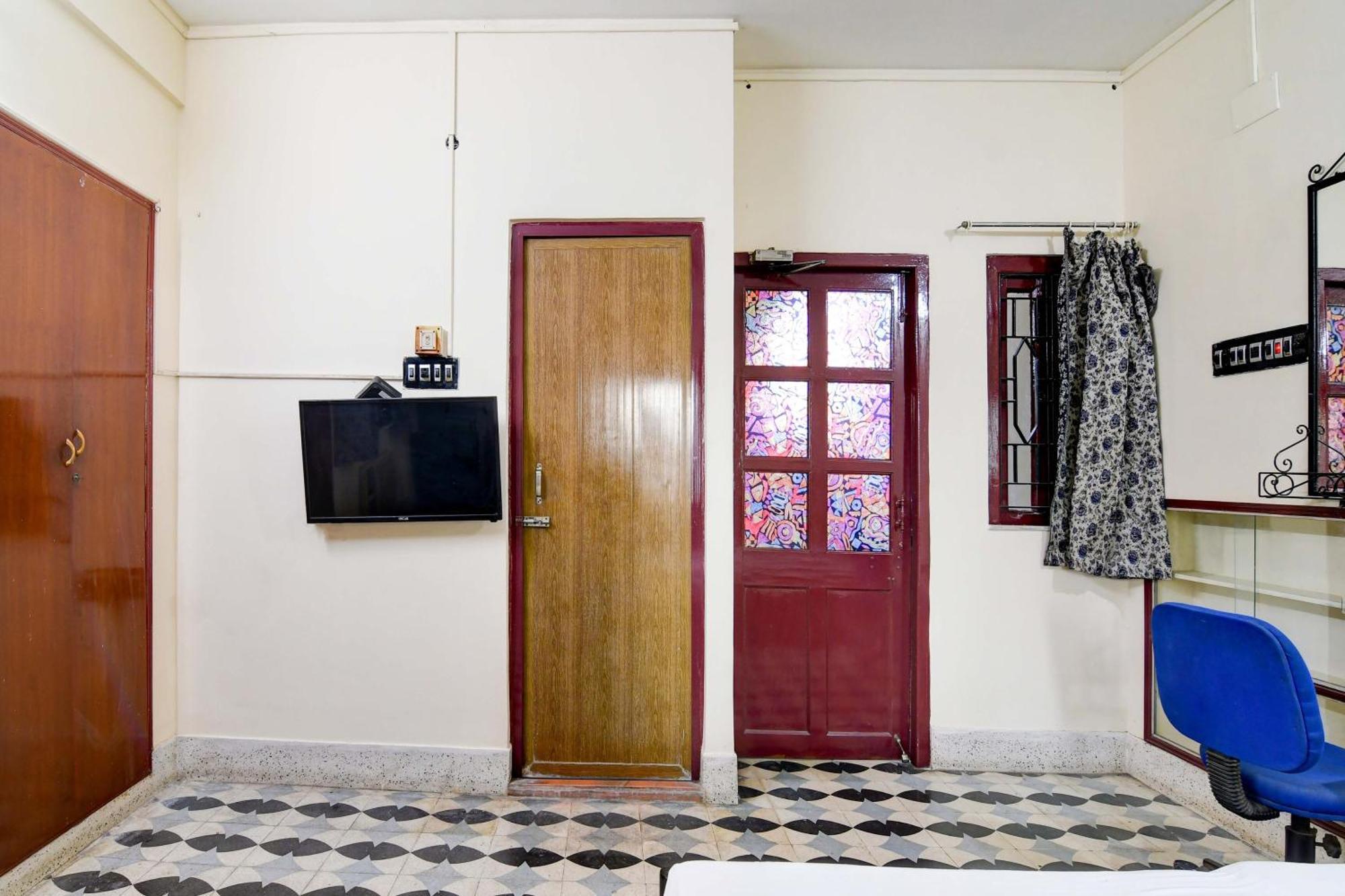 Oyo Simplex Guest House Behala Calcutta Extérieur photo