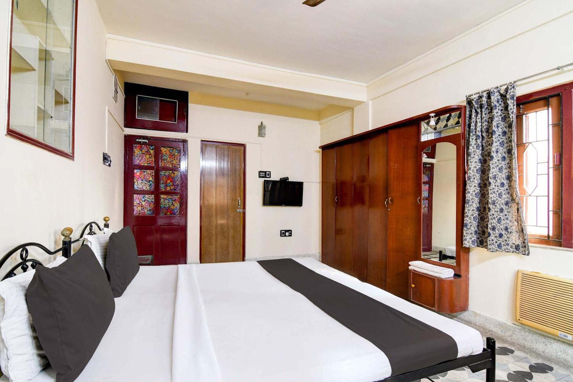 Oyo Simplex Guest House Behala Calcutta Extérieur photo