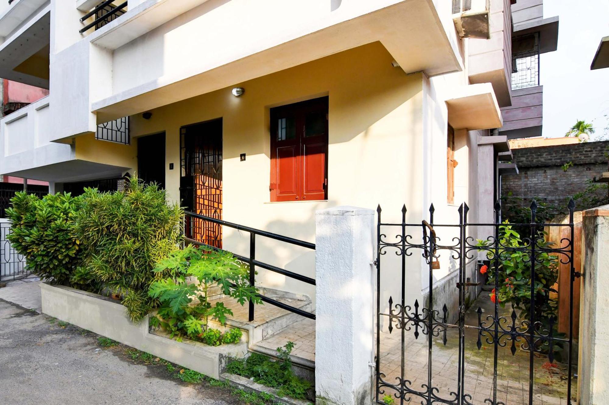 Oyo Simplex Guest House Behala Calcutta Extérieur photo